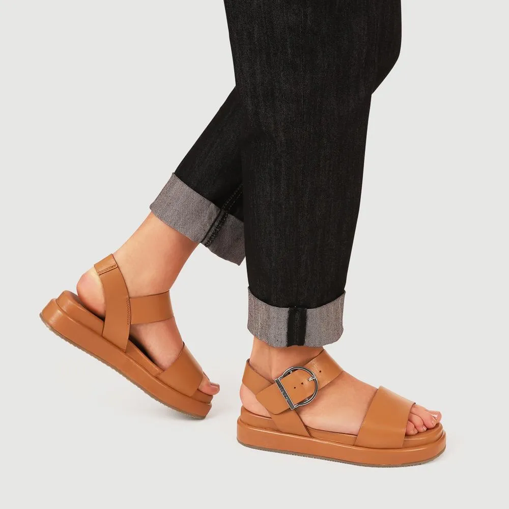 Big-Buckled Leather Sandals - BARBR41509 / 326 765