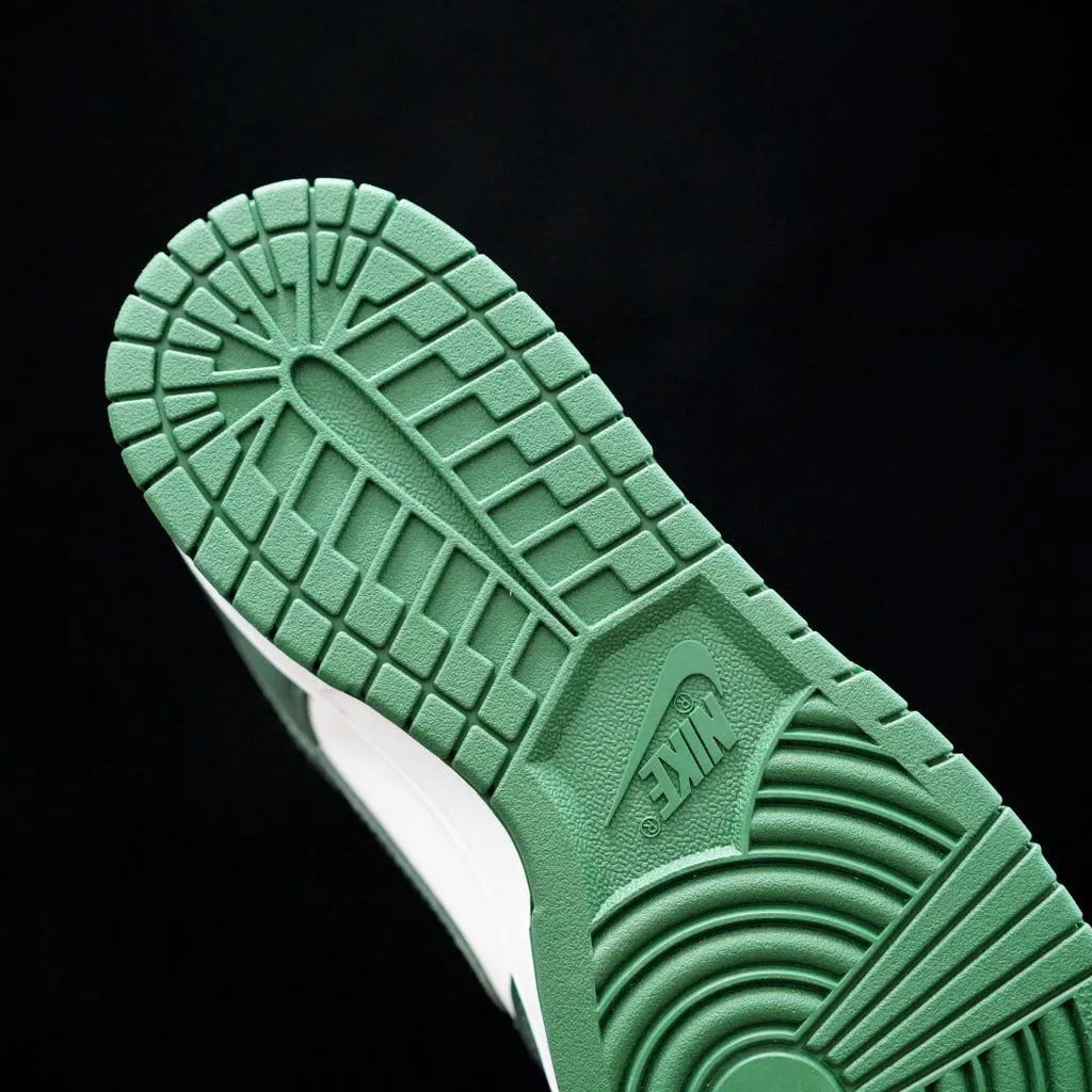 CE - NKE Varsity Green green