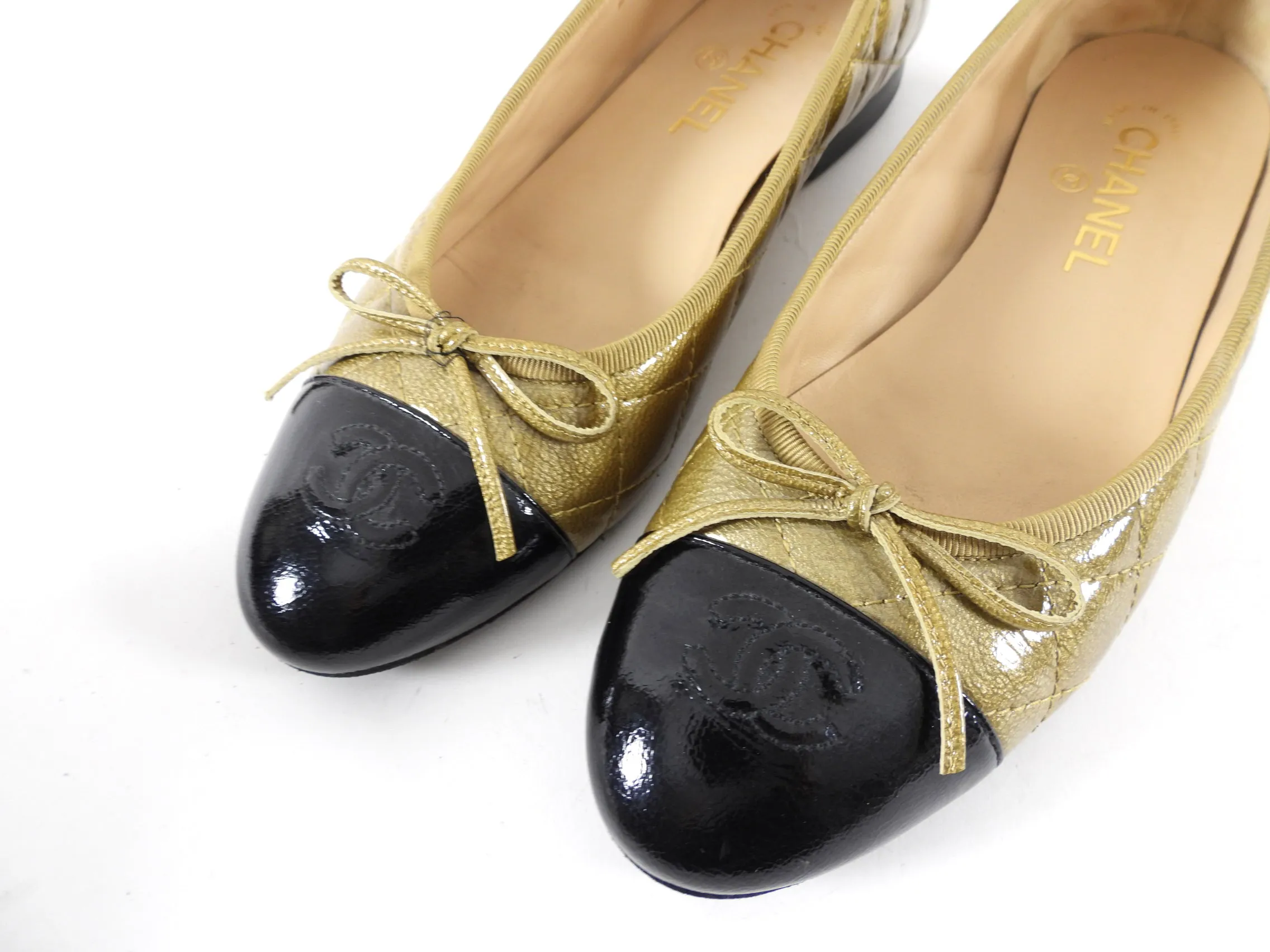 Chanel Gold and Black Cap Toe Patent Quilted Ballet Flats - 40C