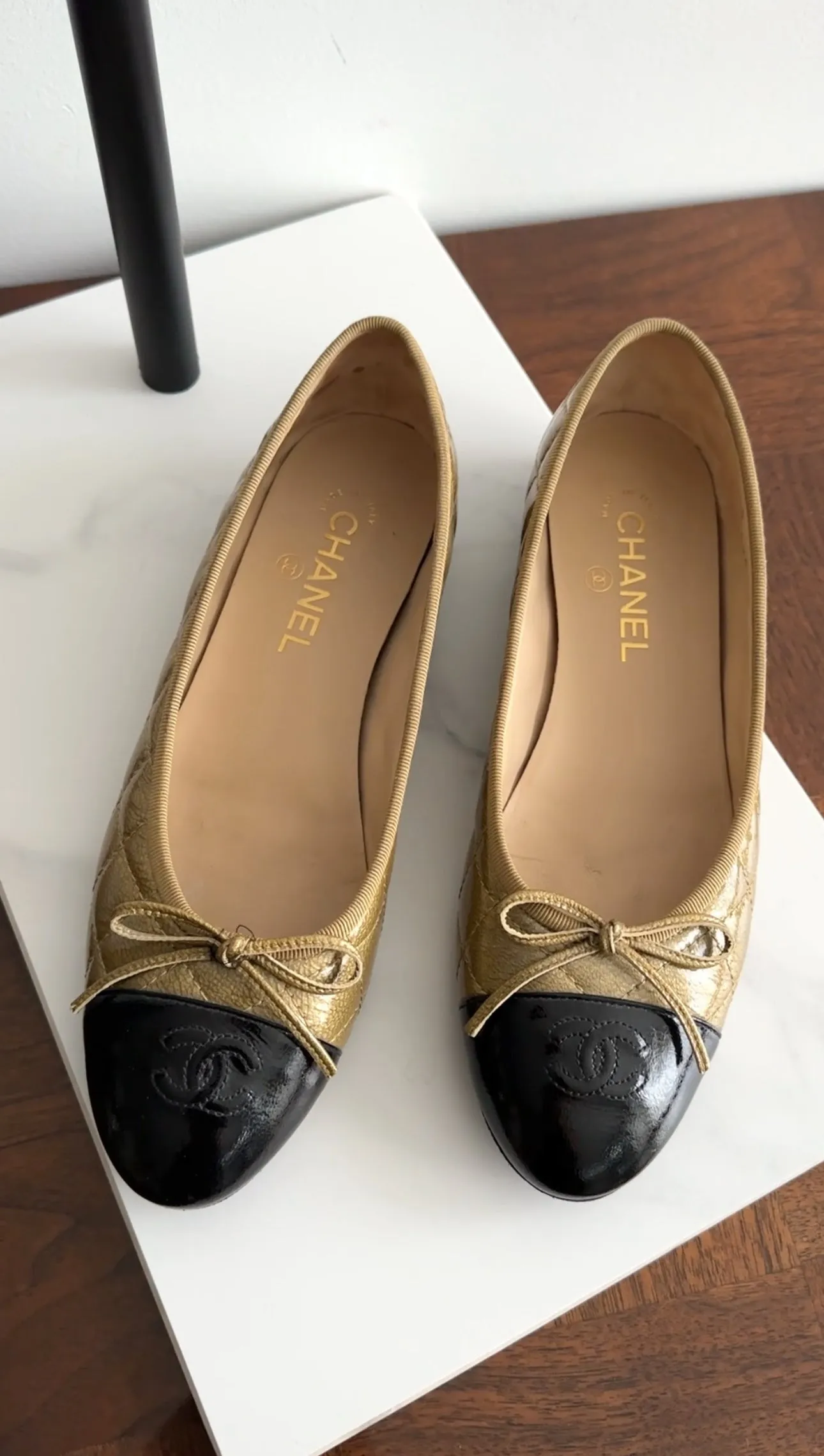 Chanel Gold and Black Cap Toe Patent Quilted Ballet Flats - 40C