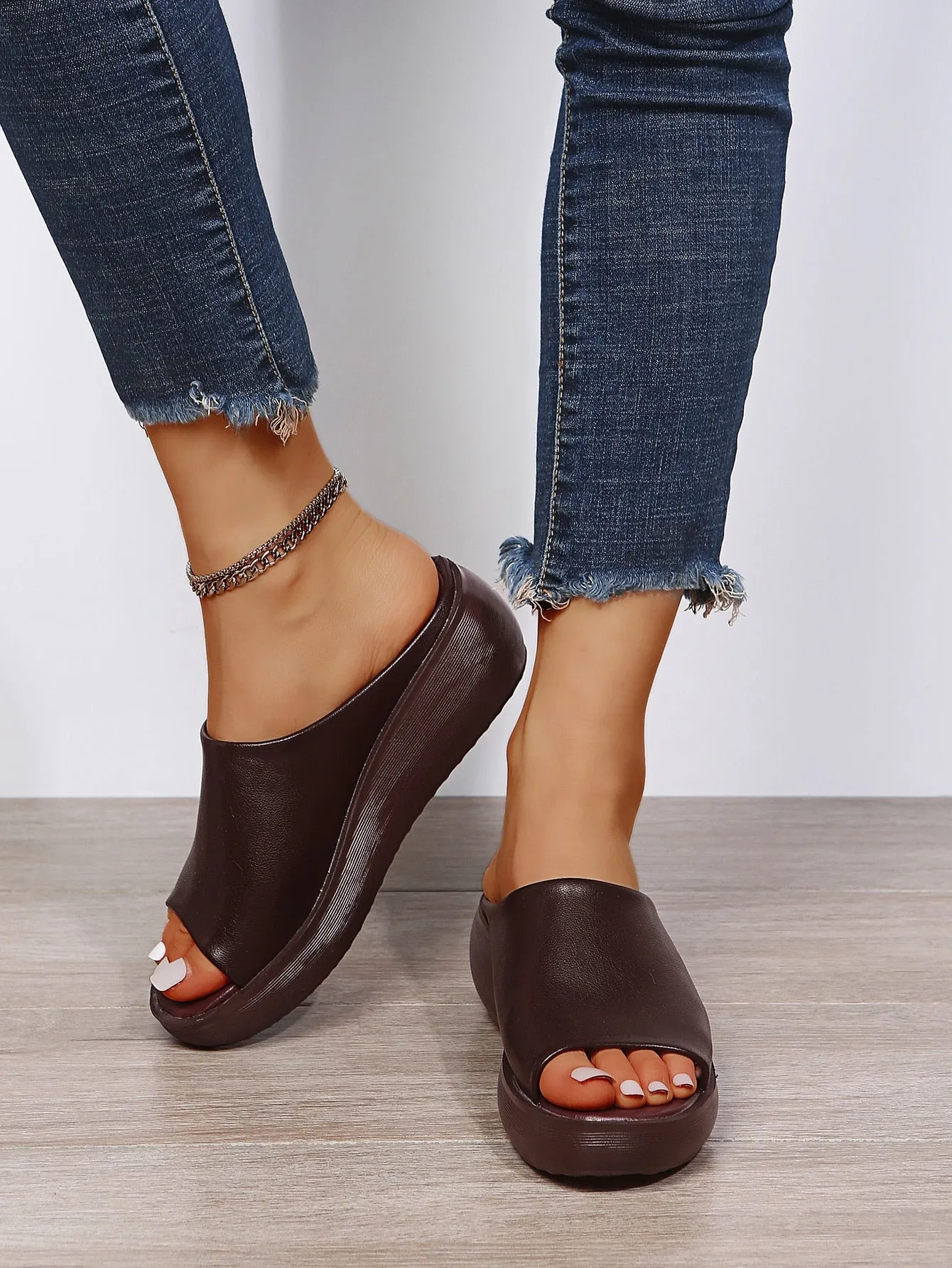Comelyy Ladies Leather Sole Slippers