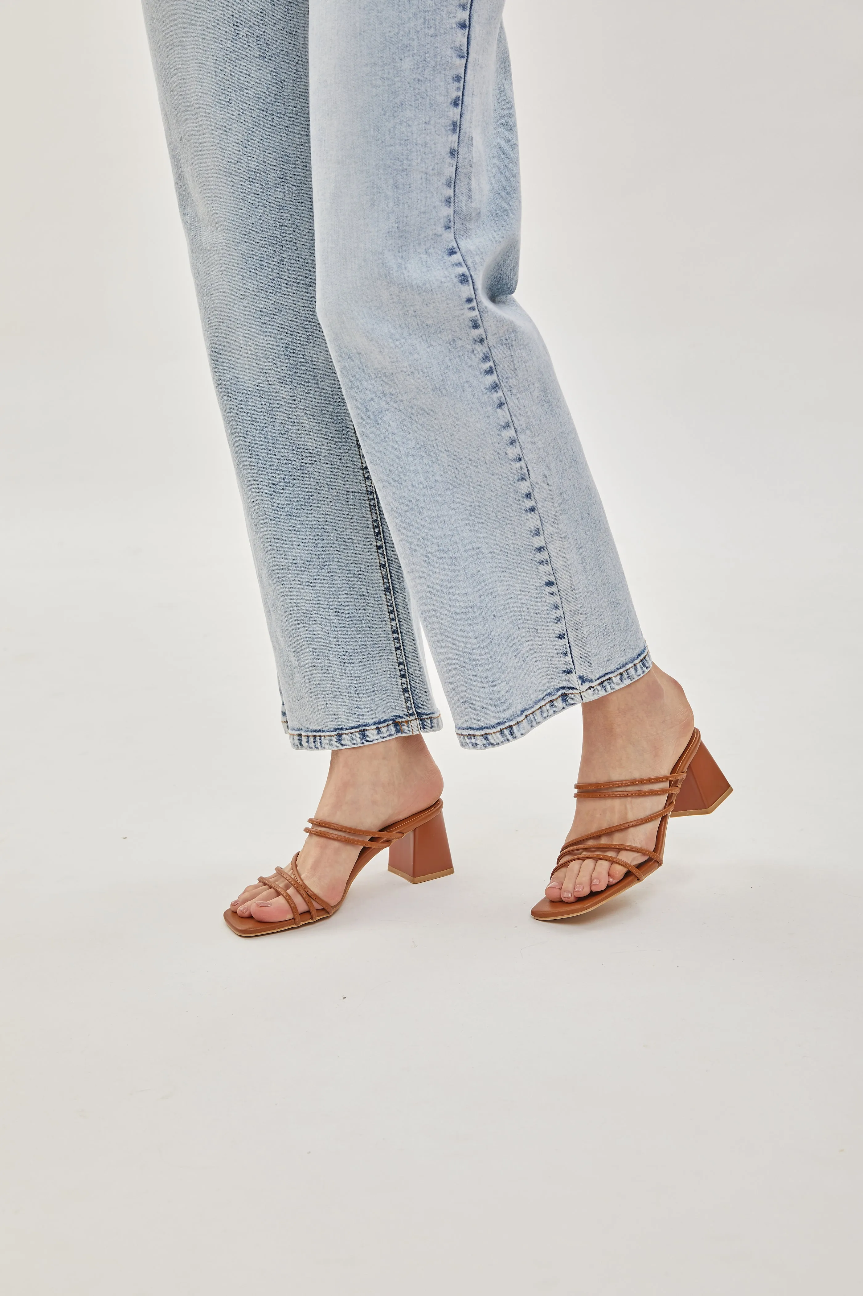 Maya Heels in Soil