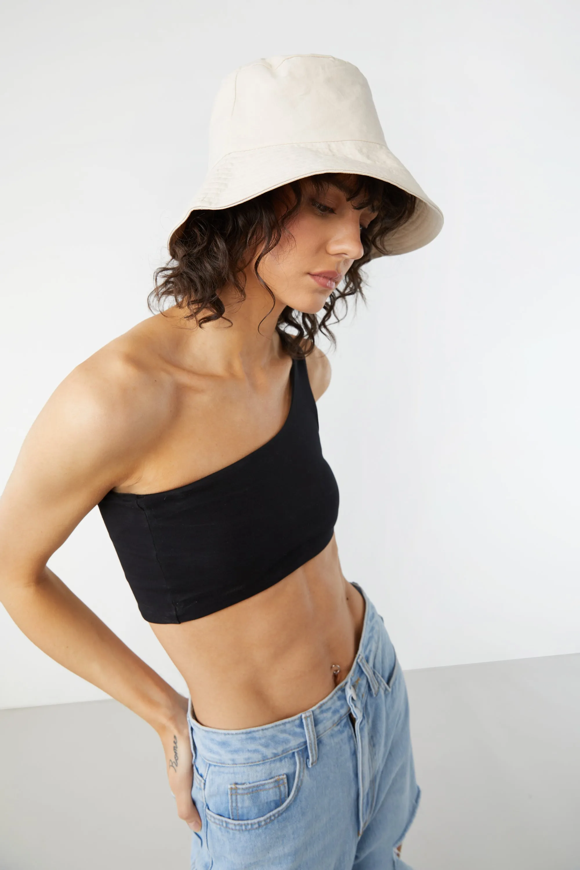 ONE SHOULDER CROPPED TANK
